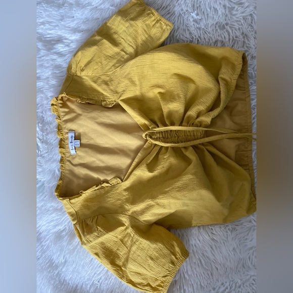Love Bonito- Yellow crop top 💛 - Picture 5 of 6